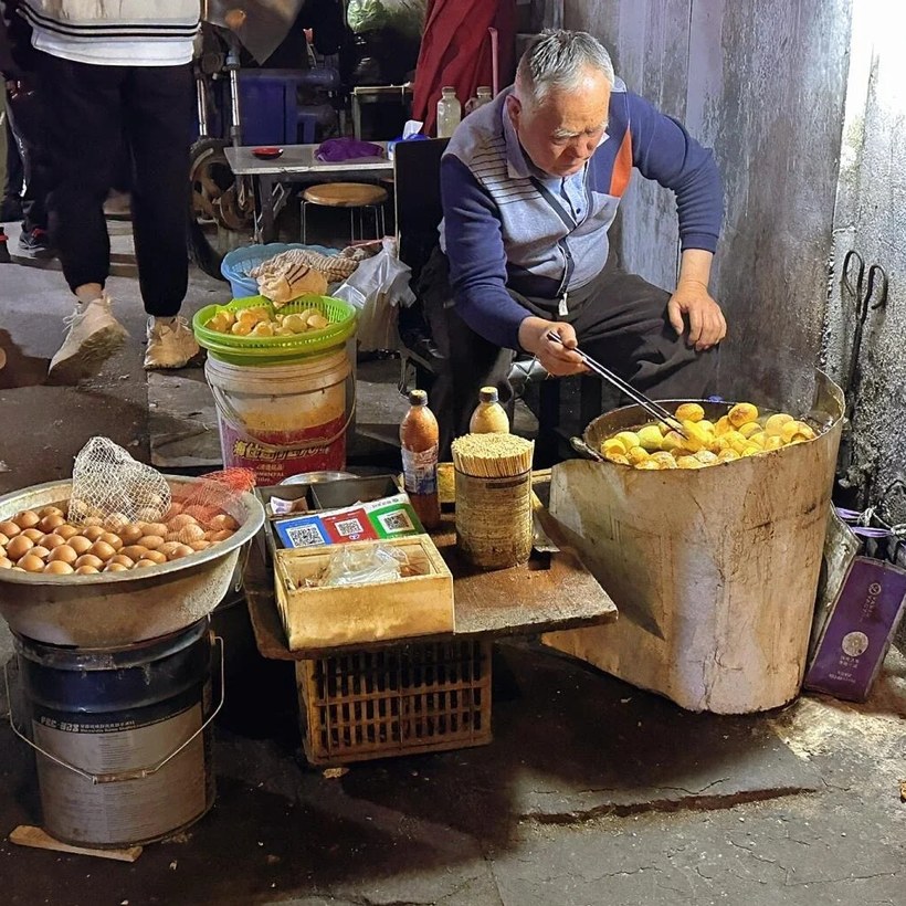 Nanjing Laomendong food tasting tour — photo 8