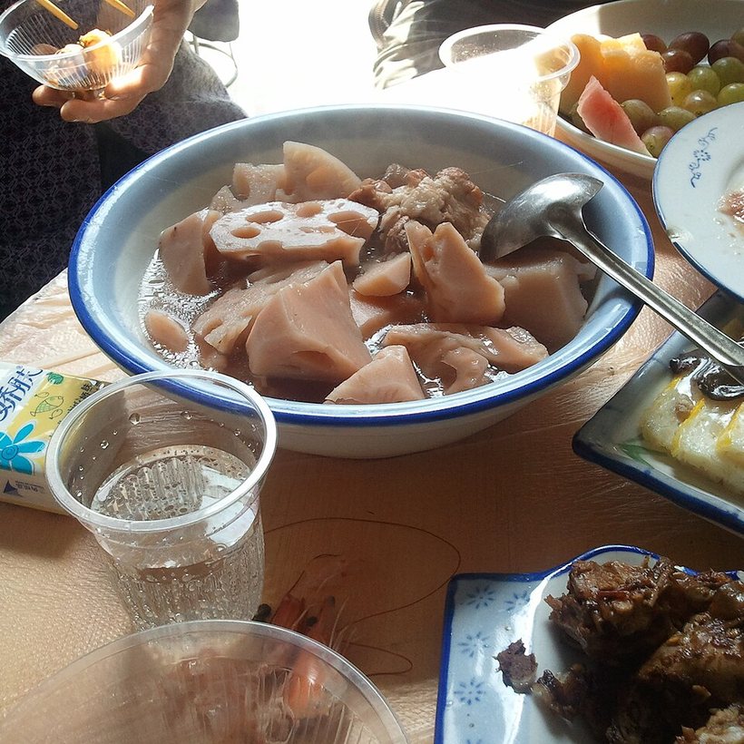 Lotus-root rib soup